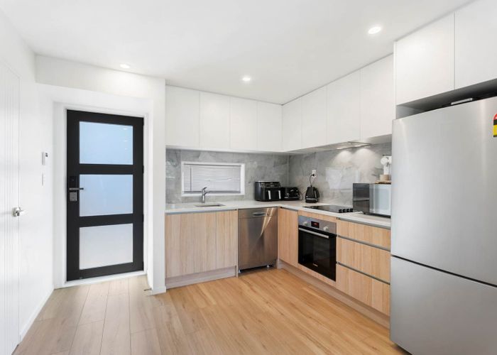  at 1B Sirius Place, Botany Downs, Manukau City, Auckland