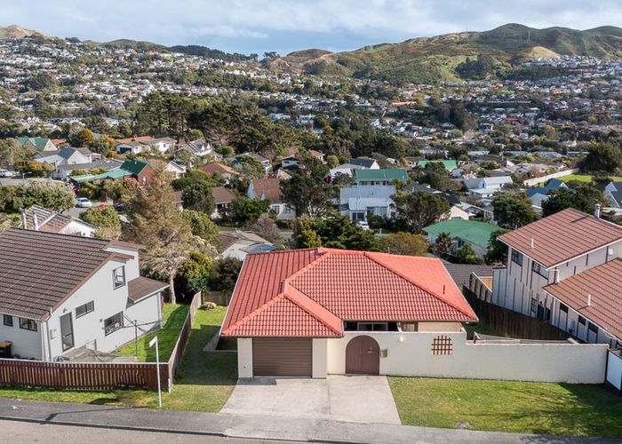  at 5 Mandeville Crescent, Grenada Village, Wellington