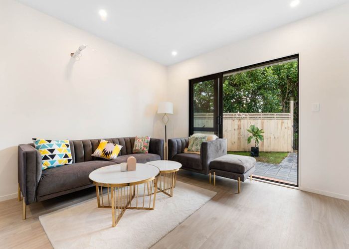  at 25 Whiteywood Street, Westgate, Waitakere City, Auckland