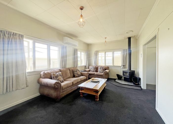  at 17 Tanner Street, Grasmere, Invercargill, Southland