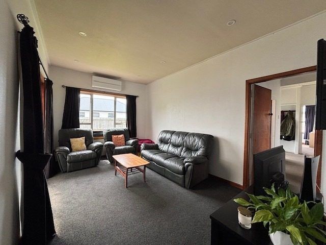  at 18 Renfrew Street, Waikiwi, Invercargill, Southland