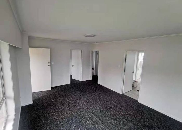  at 1/178 Chivalry Road, Glenfield, North Shore City, Auckland