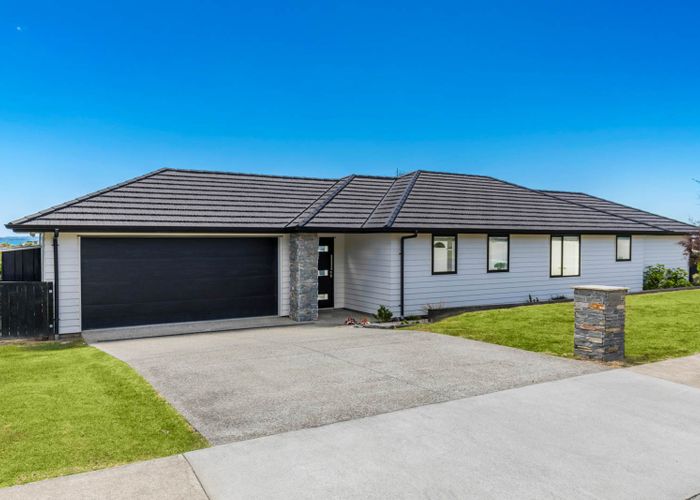  at 2 Ruth Craig Place, Stanmore Bay, Whangaparaoa