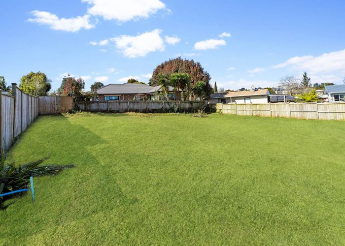  at 9 Ambrosia Avenue, Henderson, Waitakere City, Auckland