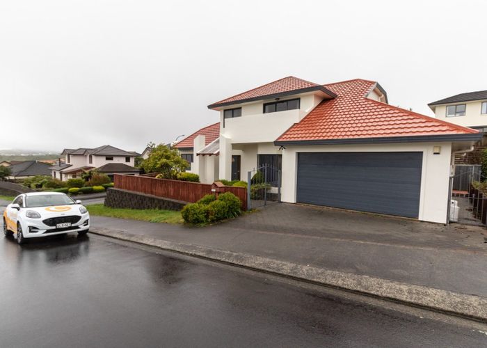  at 4 White Pine Avenue, Woodridge, Wellington, Wellington