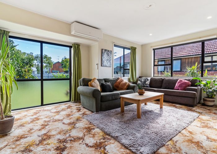  at 20 Tamatea Avenue, Point England, Auckland
