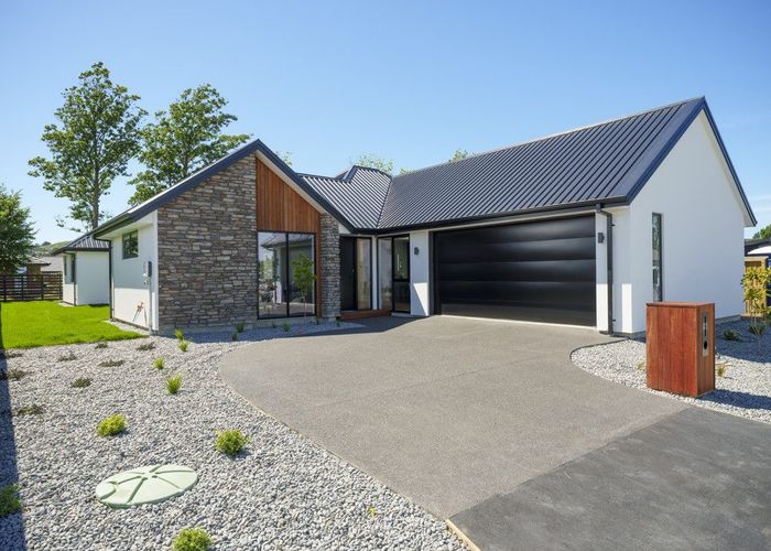  at 14 Lorenzos Lane, Halswell, Christchurch City, Canterbury