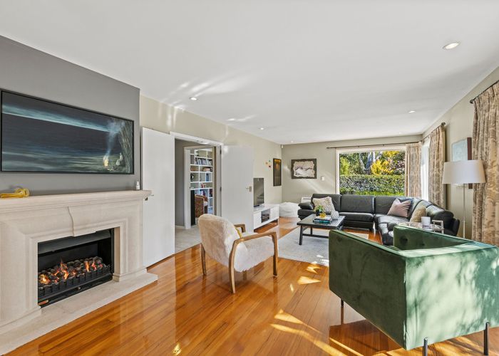  at 21 Garreg Road, Fendalton, Christchurch City, Canterbury
