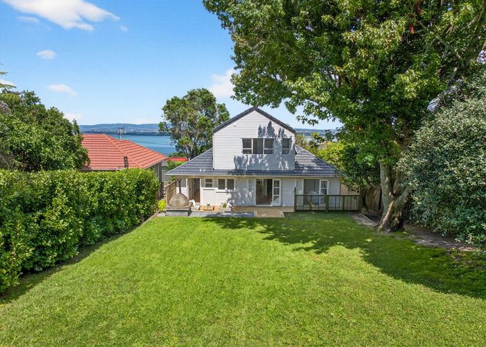  at 20 Sea Vista Avenue, Beach Haven, North Shore City, Auckland