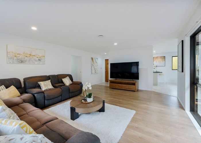  at 27A Chorley Road, Massey, Waitakere City, Auckland