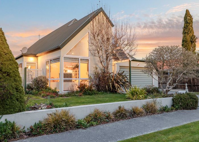  at 46 Westgrove Avenue, Avonhead, Christchurch City, Canterbury