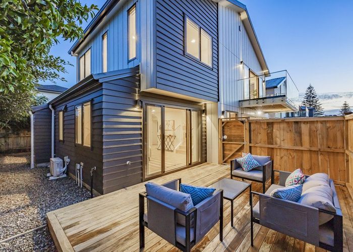  at 3C Dawnhaven Drive, Te Atatu Peninsula, Waitakere City, Auckland