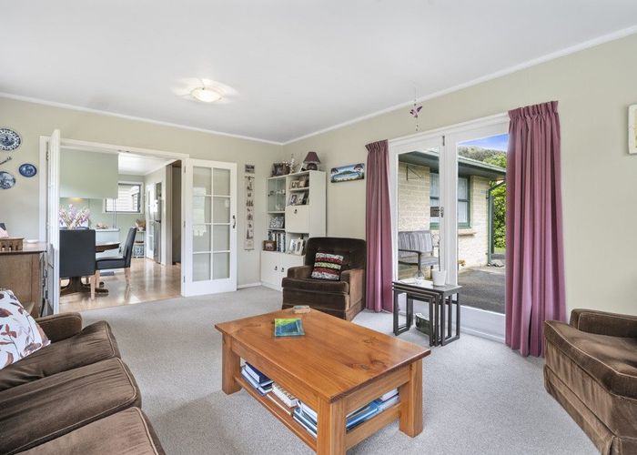 at 977 Coast Road, Wainuiomata Coast, Lower Hutt