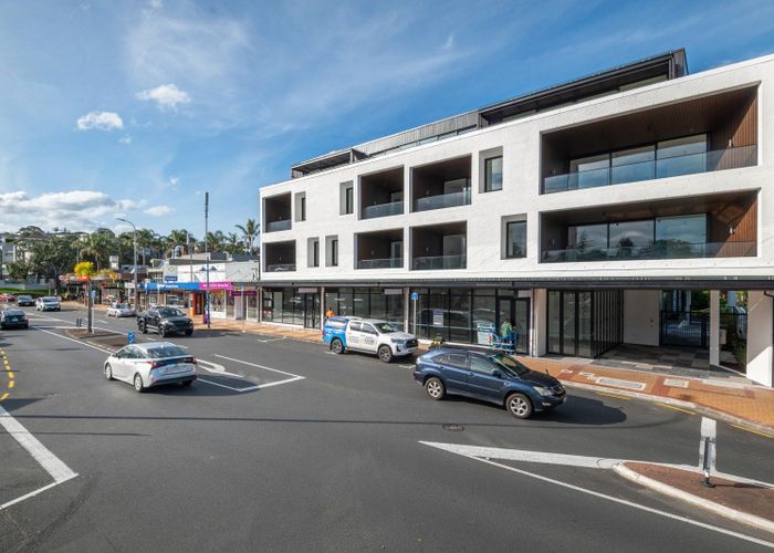  at 17/423-427 Beach Road, Mairangi Bay, North Shore City, Auckland