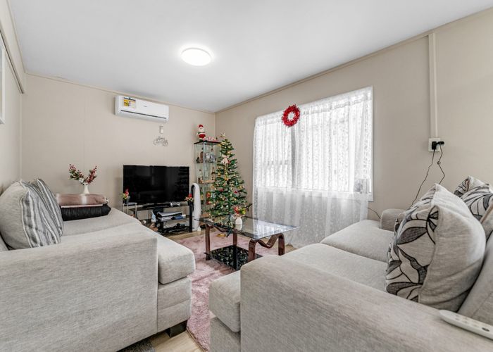  at 5 Magellan Place, Papatoetoe, Auckland