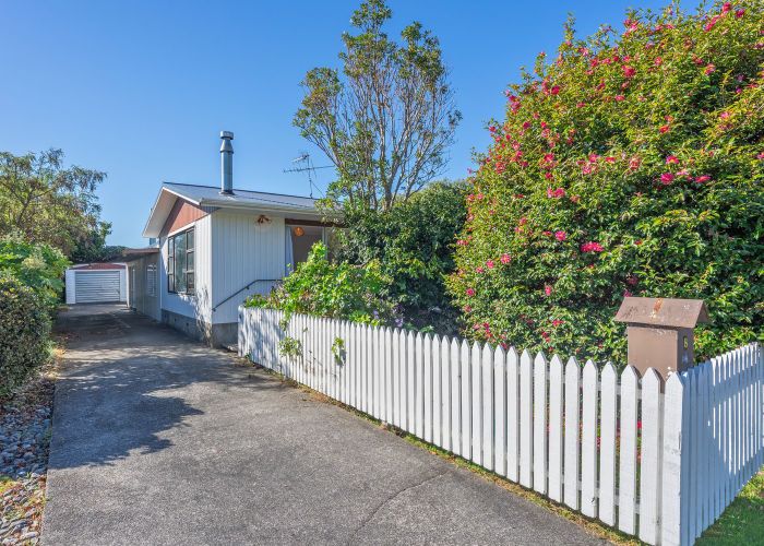  at 8 Andrew Street, Waikanae, Kapiti Coast, Wellington