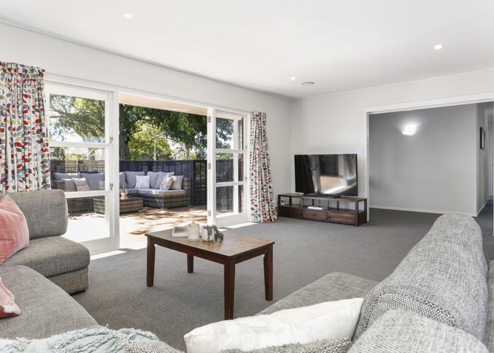  at 39 Meadway, Sunnyhills, Auckland