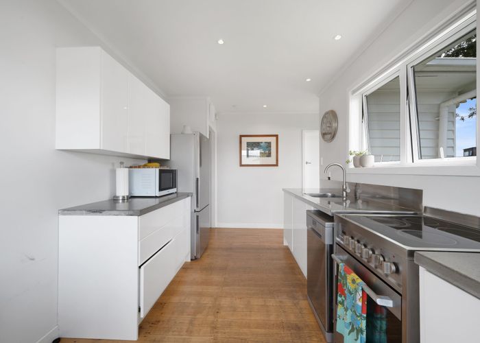  at 2/23 Clayburn Road, Glen Eden, Waitakere City, Auckland