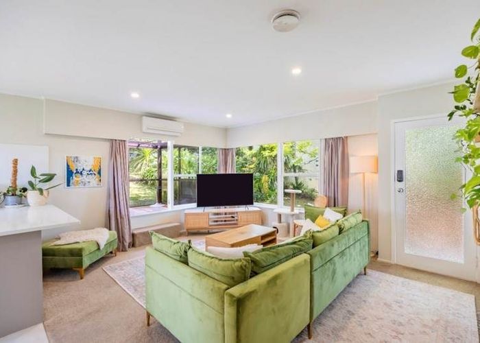  at 1&2/5 Keldale Place, Forrest Hill, North Shore City, Auckland