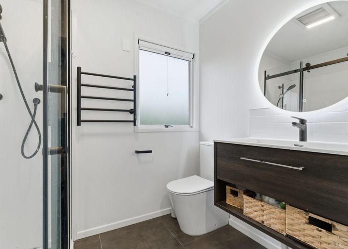  at 17 Buisson Glade, West Harbour, Waitakere City, Auckland