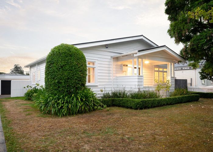  at 28 Bond Street, Hamilton East, Hamilton