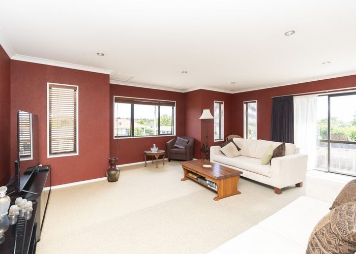  at 2 Thomson Avenue, Dinsdale, Hamilton
