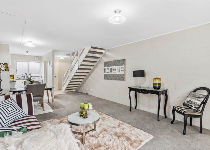  at 10/176 Panama Road, Mount Wellington, Auckland