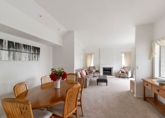  at 2/1 Te Akau Crescent, Bucklands Beach, Manukau City, Auckland