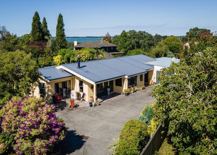  at 216 Tanners Point Road, Tanners Point, Tahawai