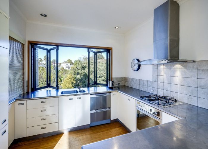  at 109 Chaucer Road North, Hospital Hill, Napier