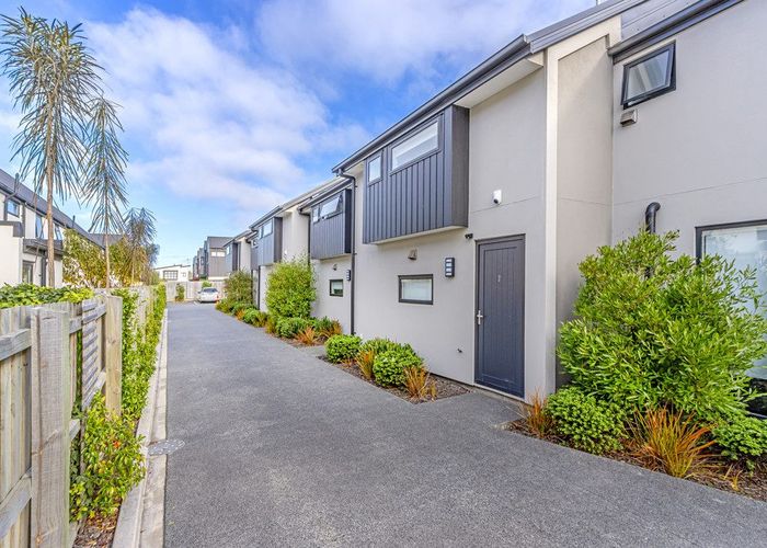  at 2/45 Division Street, Riccarton, Christchurch City, Canterbury