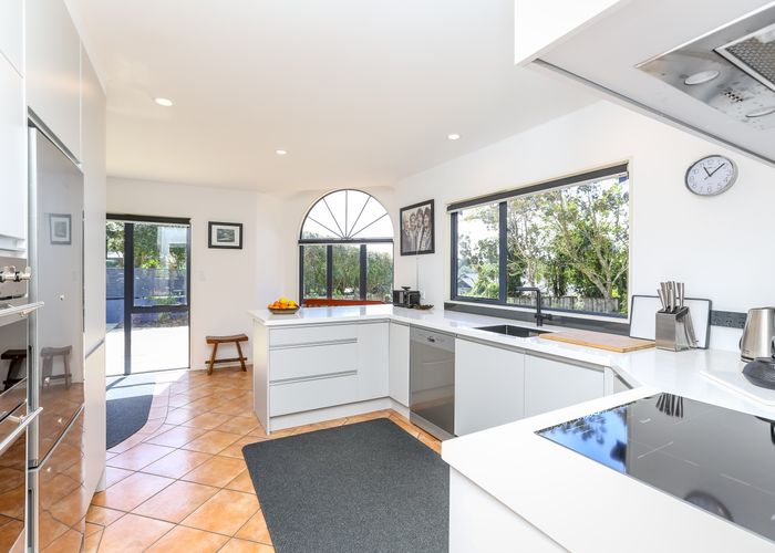  at 3 Park View, Ferndale, New Plymouth
