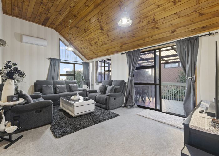  at 7A Calluna Crescent, Totara Heights, Manukau City, Auckland