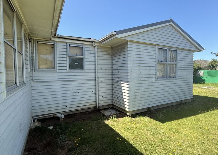  at Mangere East, Manukau City, Auckland