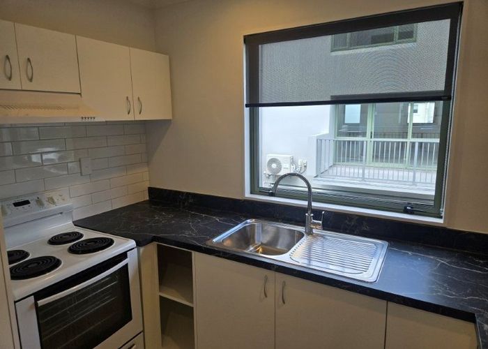  at 2/454 Hagley Avenue, City Centre, Christchurch City, Canterbury