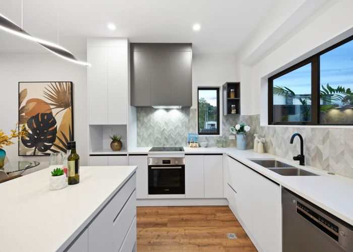  at 5/81 Vodanovich Road, Te Atatu South, Waitakere City, Auckland