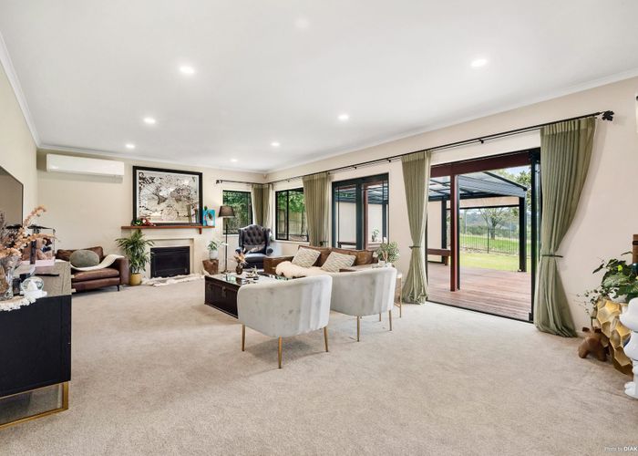  at 30 English Oak Drive, Schnapper Rock, Auckland
