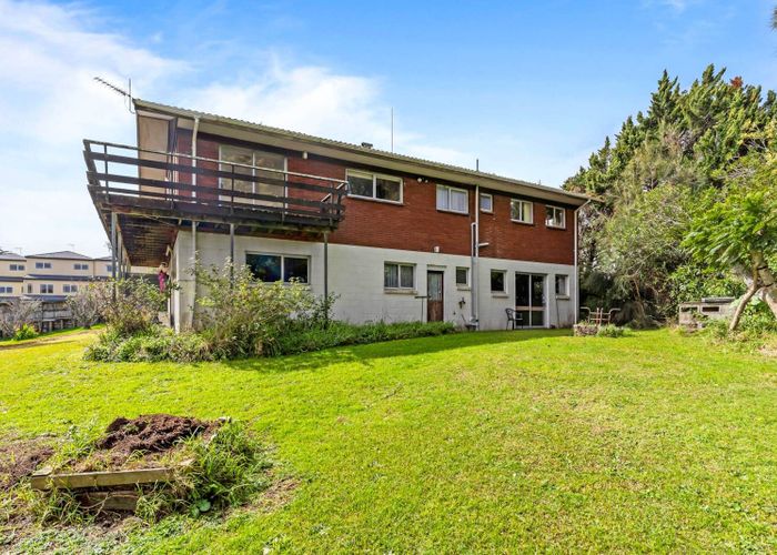  at 18 Pine Terrace, Howick, Manukau City, Auckland