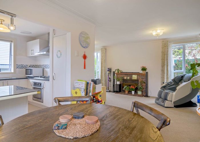  at 124 Edmonton Road, Te Atatu South, Waitakere City, Auckland