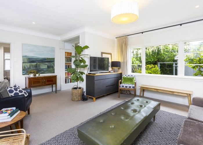  at 292 Fergusson Drive, Heretaunga, Upper Hutt