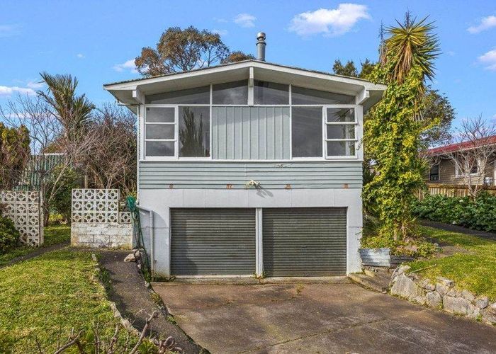  at 2 Coburg Street, Henderson, Waitakere City, Auckland
