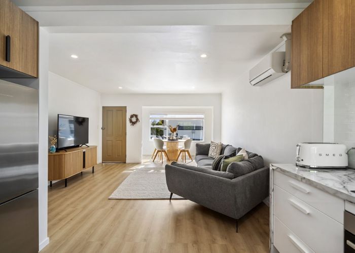  at 2/10 Park Avenue, Takapuna, Auckland