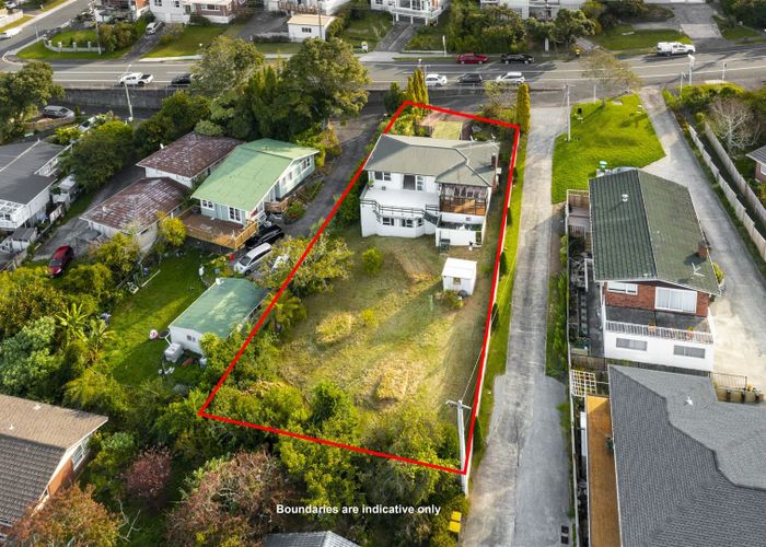 For sale 70 Chivalry Road, Glenfield, North Shore City, Auckland