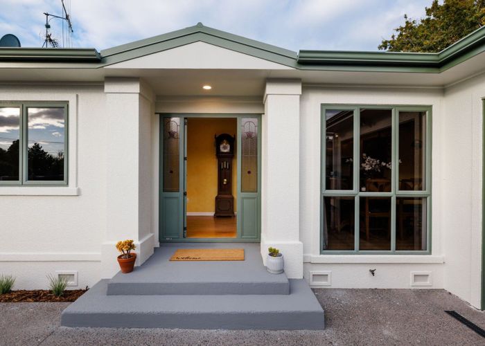  at 16 Cranwell Place, Hillcrest, Hamilton