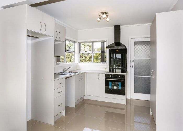  at 1/27 Ferndale Road, Mount Wellington, Auckland