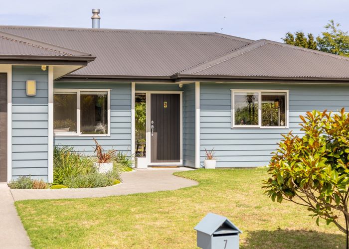  at 7 Simpson Crescent, Raumati Beach, Paraparaumu