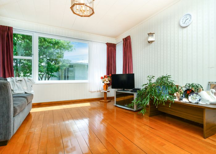  at 8 Mcentee Road, Waitakere, Auckland