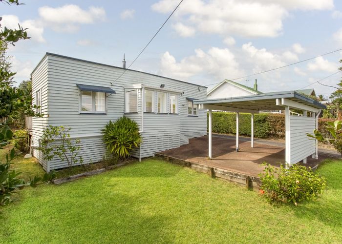  at 17  Pine Street, New Lynn, Waitakere City, Auckland