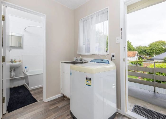  at 4/28 Wellington Street, Hamilton East, Hamilton, Waikato