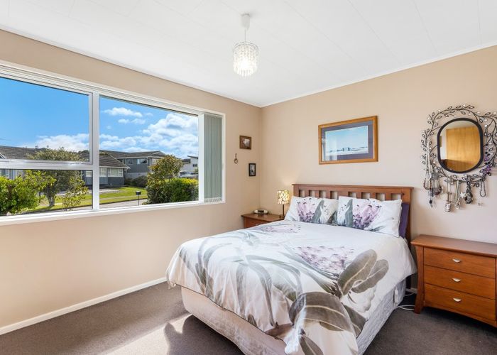  at 48 Ayton Drive, Whitby, Porirua